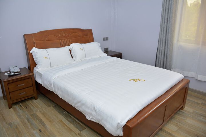 Room 4 of 50