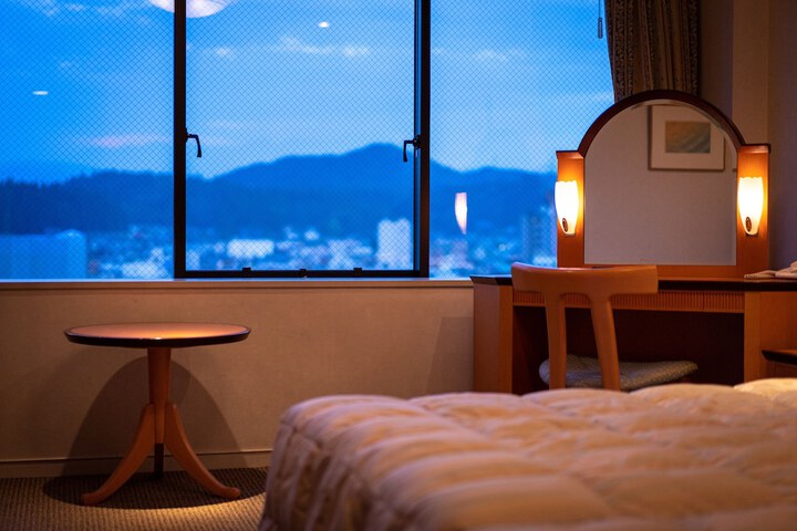 Room 28 of 75