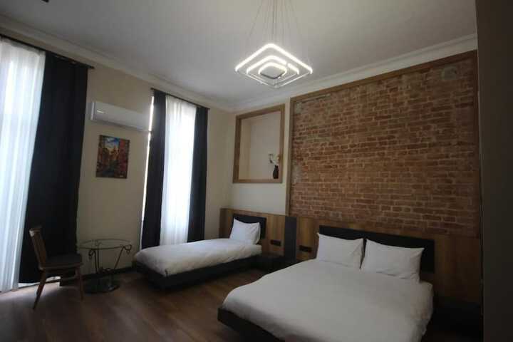 Room 57 of 204