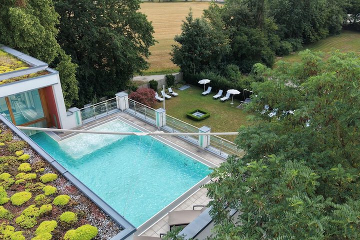 Pool 37 of 71