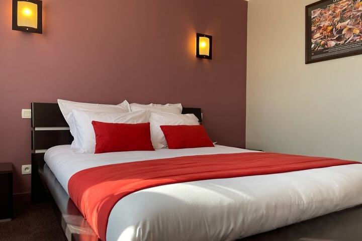 Room 5 of 33