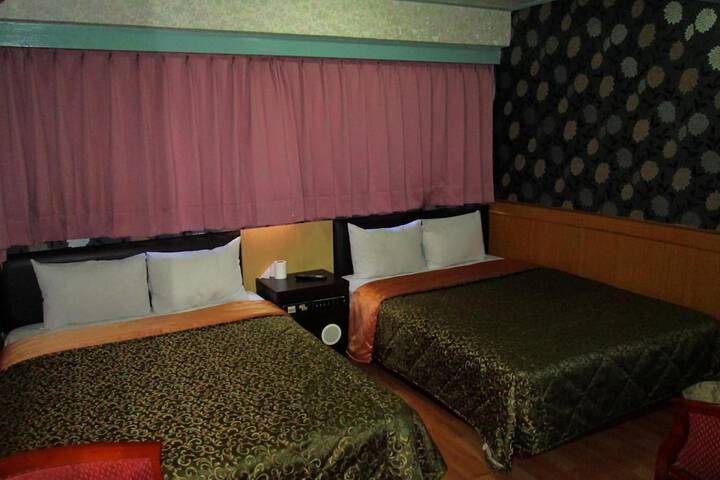 Room 23 of 35