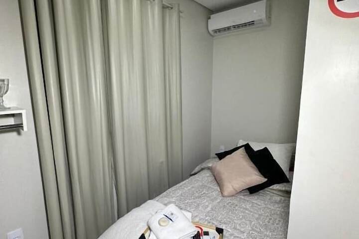 Room 8 of 80