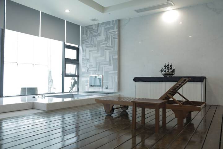 Room 25 of 41