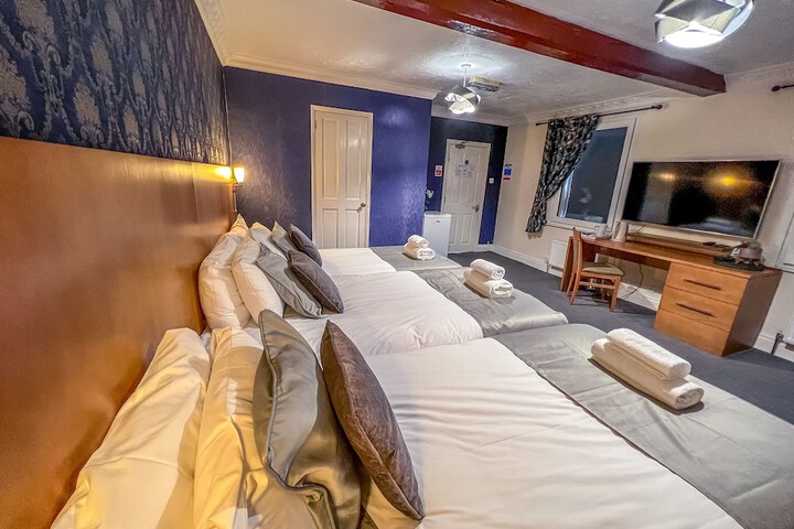 Room 12 of 97