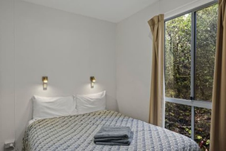 Room 15 of 102