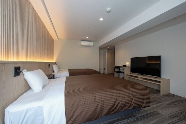 Room 25 of 134
