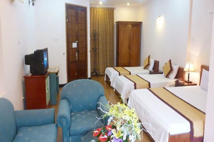 Room 11 of 34