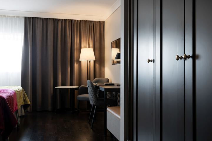 Room 35 of 98