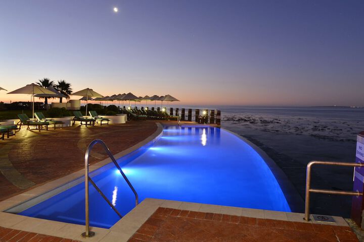 Pool 72 of 229