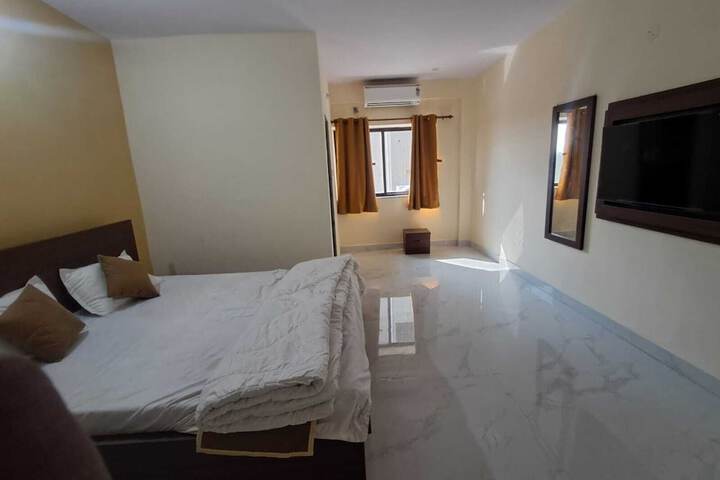 Room 3 of 11