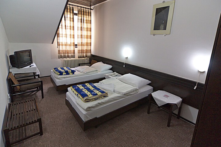 Room 11 of 68