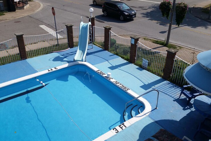 Pool 45 of 56
