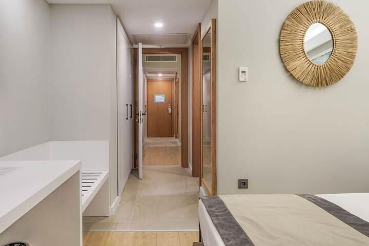 Room 9 of 116