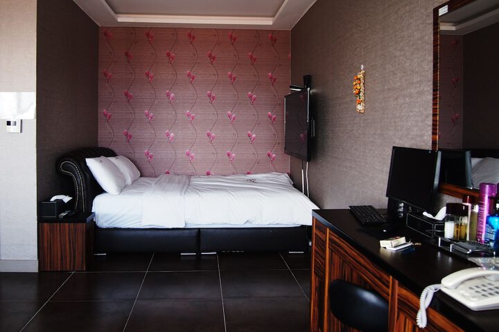 Room 15 of 88