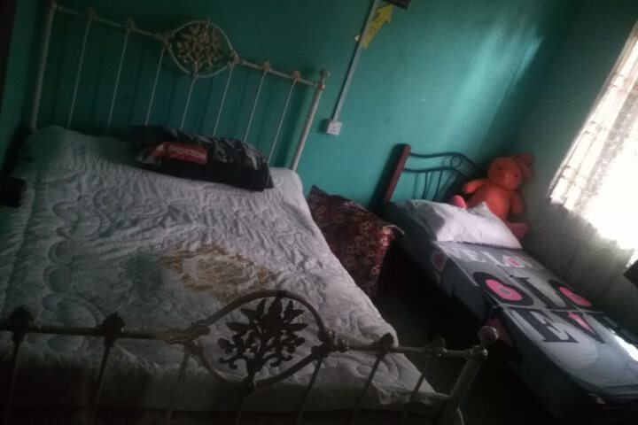 Room 10 of 18
