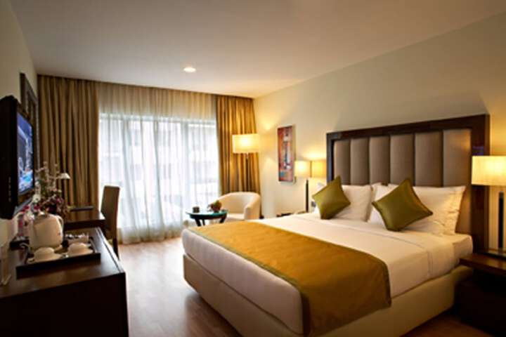 Room 11 of 27