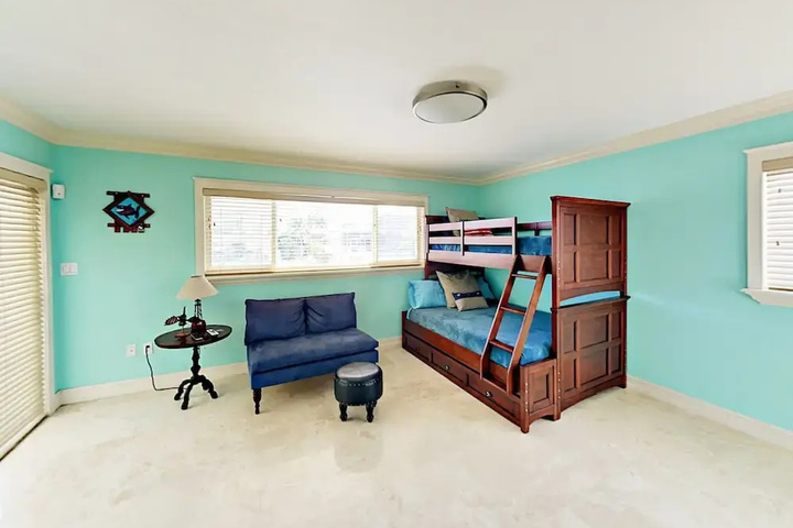Room 3 of 20