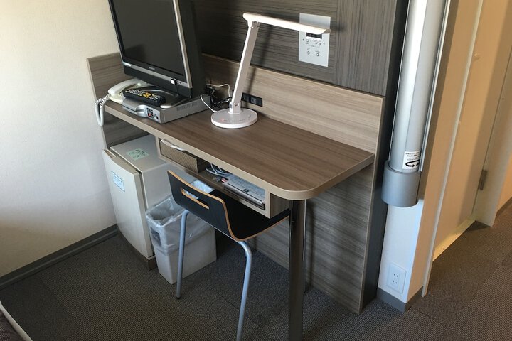 Room 4 of 40