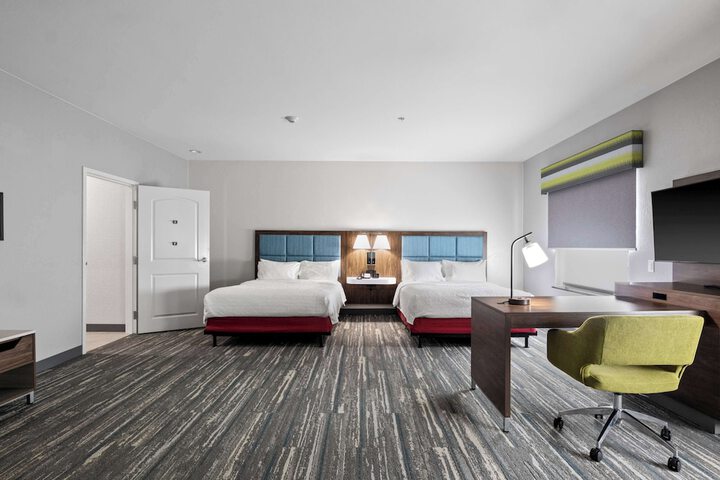 2 Queen Beds (8 of 8)