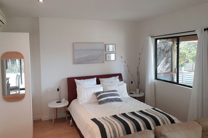 Room 2 of 33