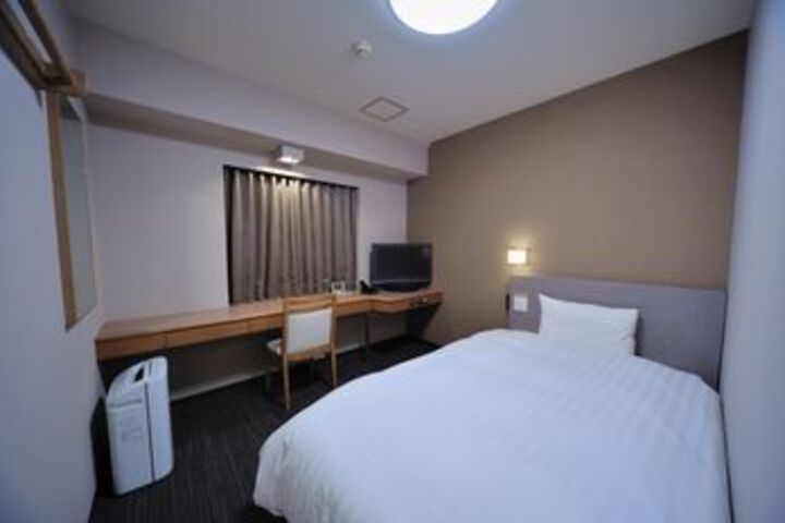 Room 13 of 38