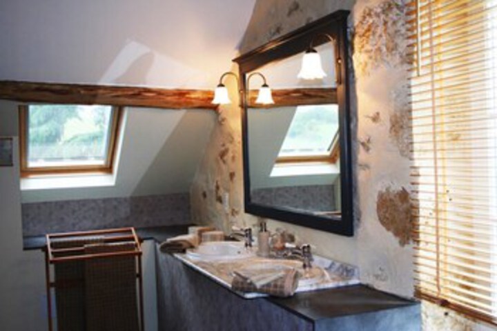 Room 2 of 20