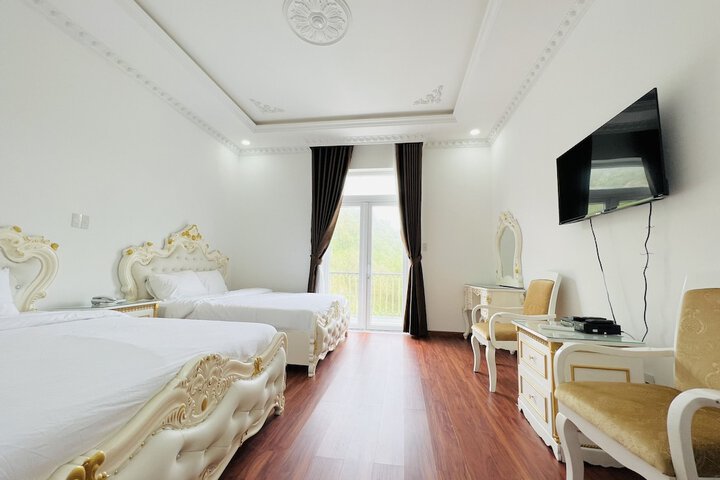 Room 4 of 22