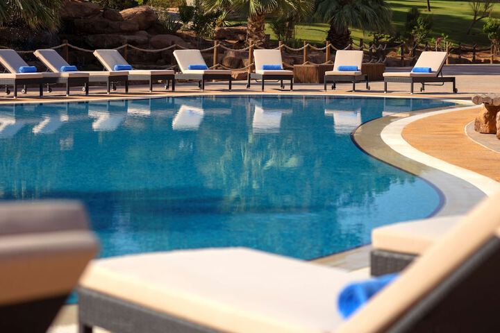 Pool 61 of 221