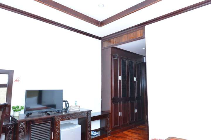 Room 10 of 49