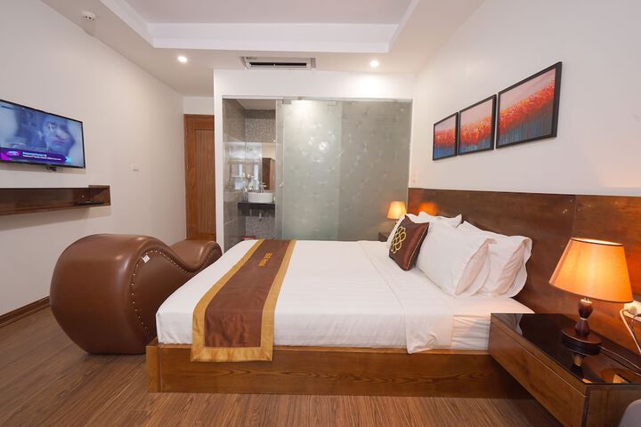 Room 7 of 25