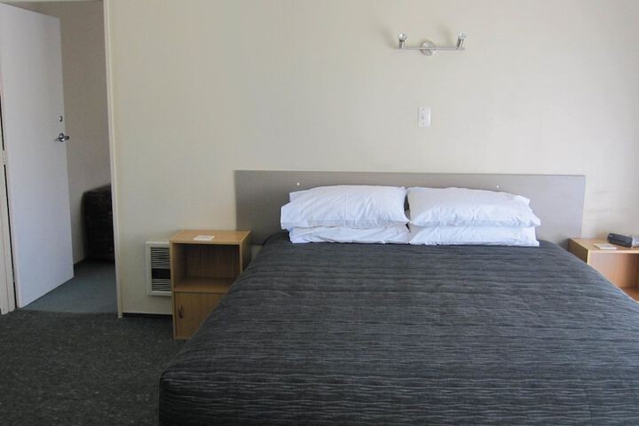 Room 3 of 53