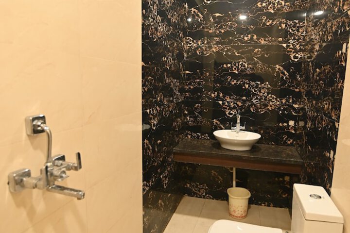 Room 14 of 15