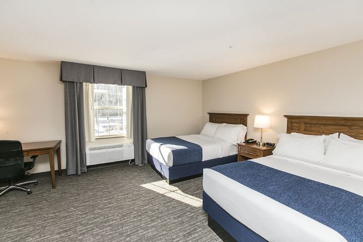 2 Double Beds (2 of 11)
