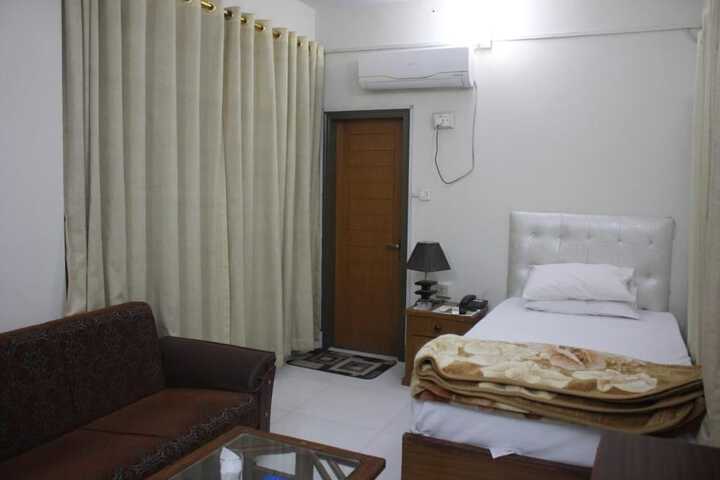 Room 16 of 43