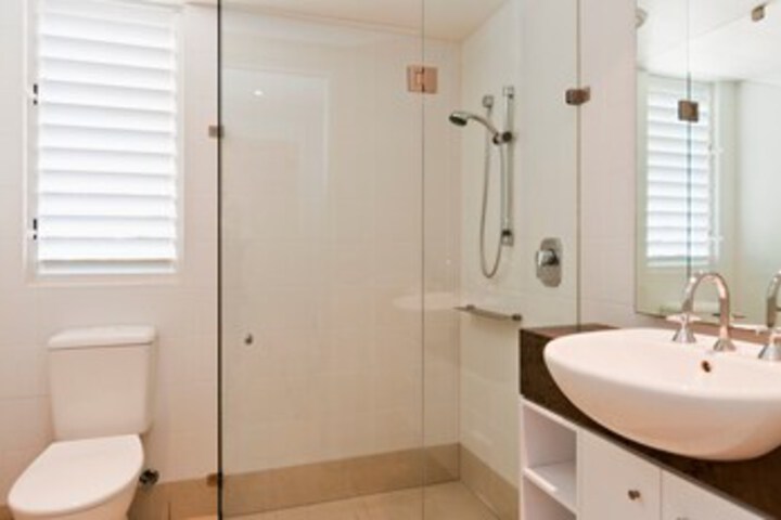 Room 2 of 9