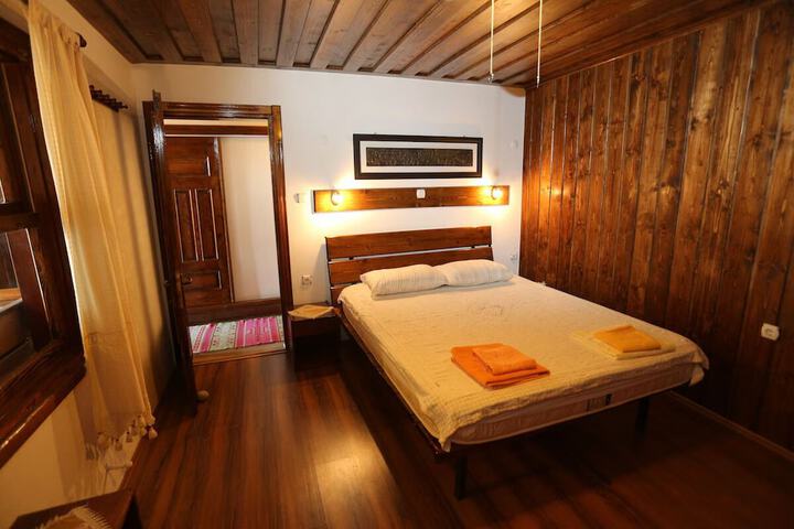 Room 26 of 113