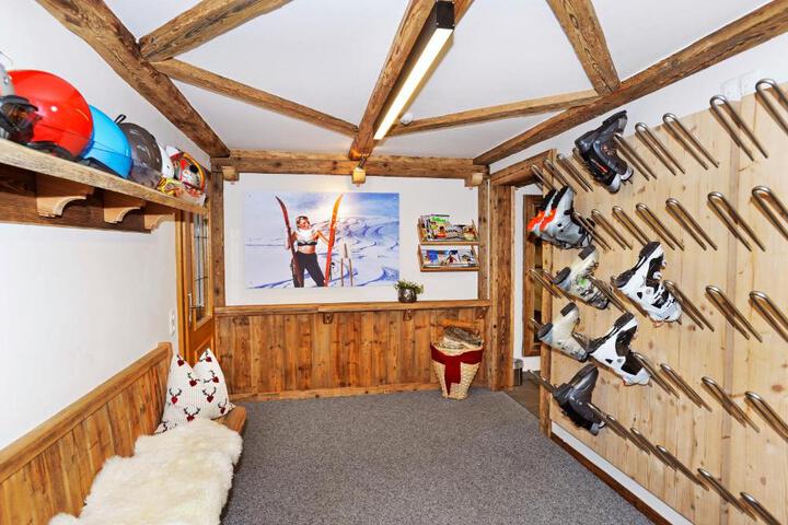 General 84 of 100