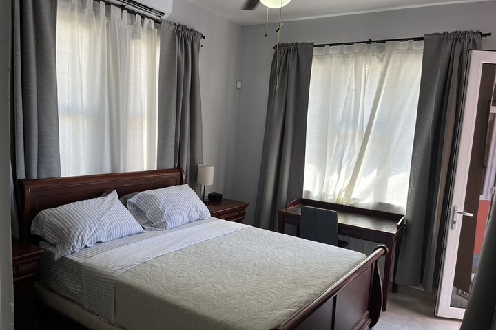 Room 9 of 10