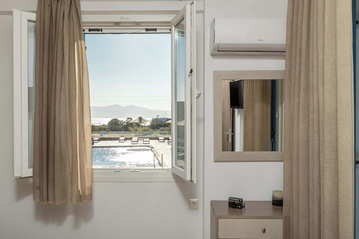 Room 18 of 122