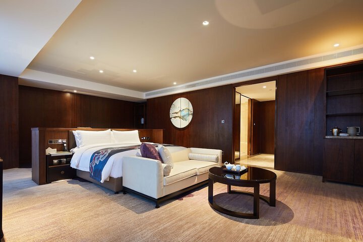Room 25 of 93