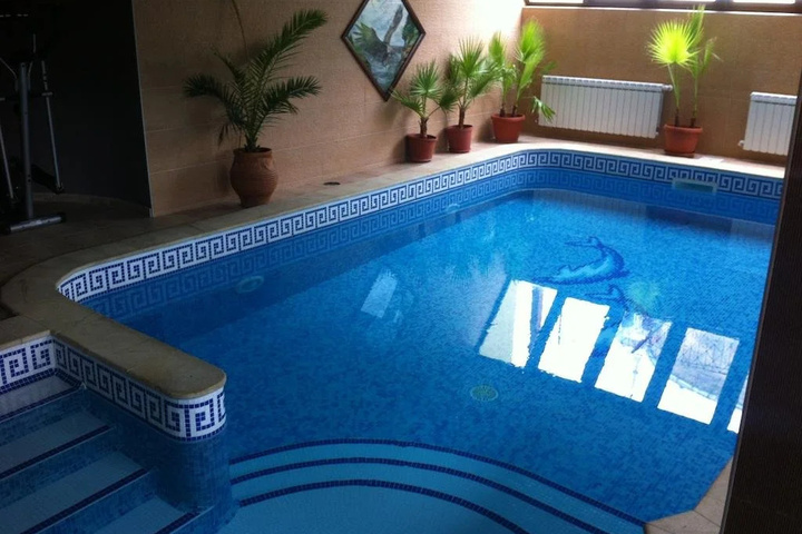 Pools & Facilities
