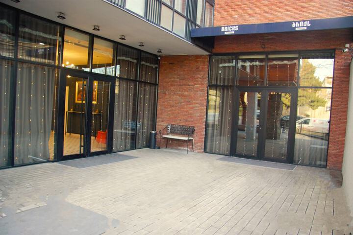 Hotel 235 of 240