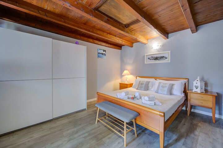 Room 14 of 19