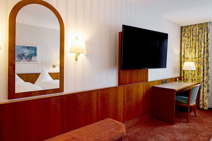 Room 10 of 55
