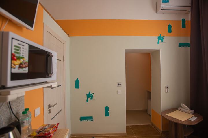 Room 16 of 64