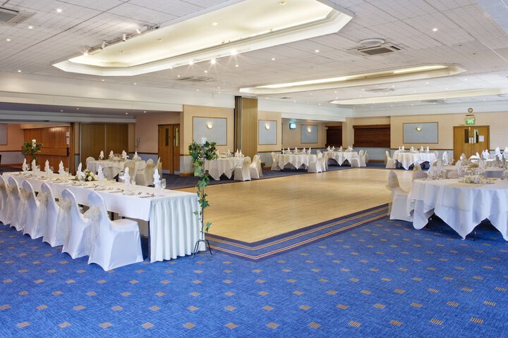 Ballroom/Hall 36 of 45