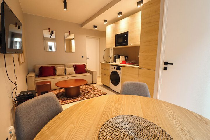 Room 27 of 35