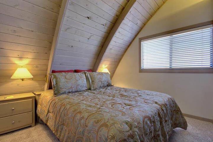 1120 Empire Avenue Private Home by Alpine Ski Properties