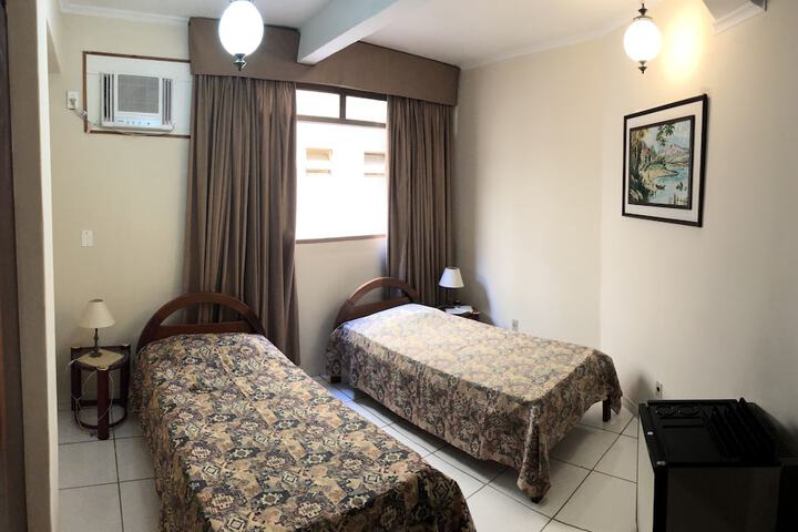 Room 13 of 33